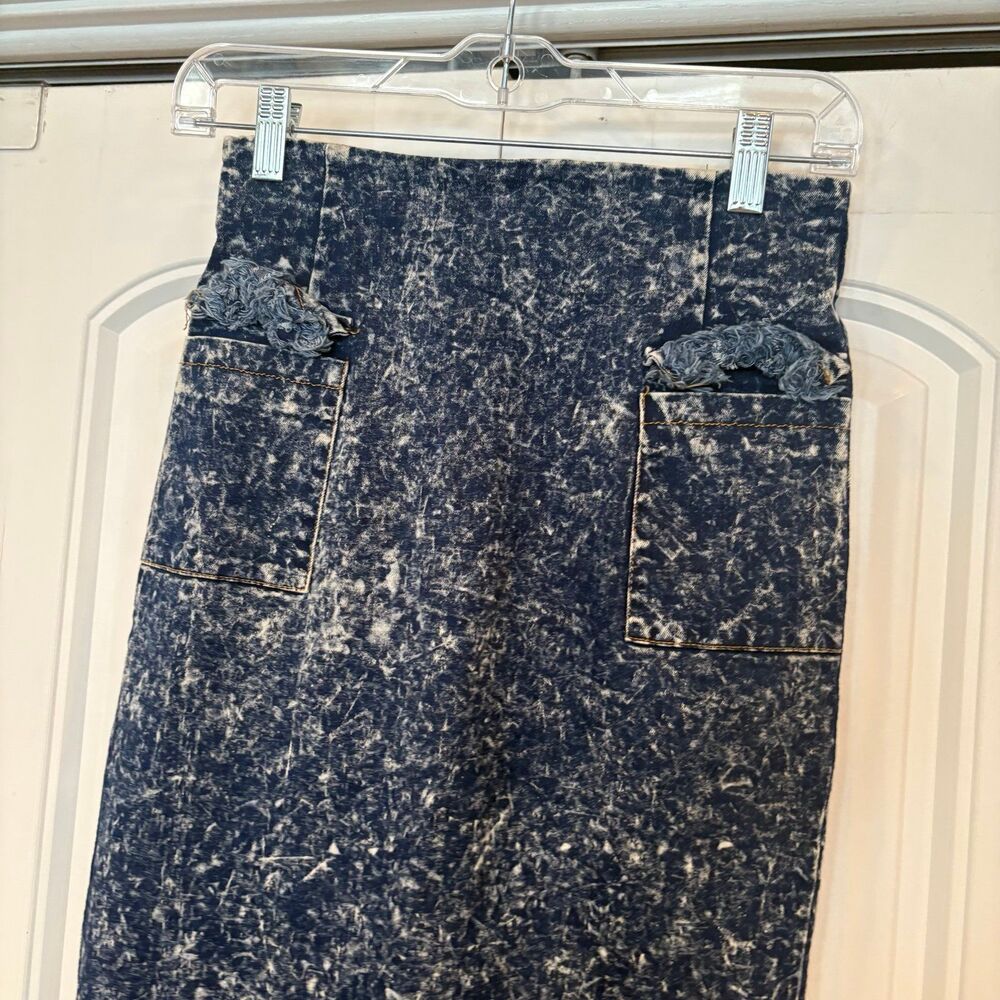 36 Point 5 Acid Wash Skirt Size Medium‎ - Picture 7 of 11